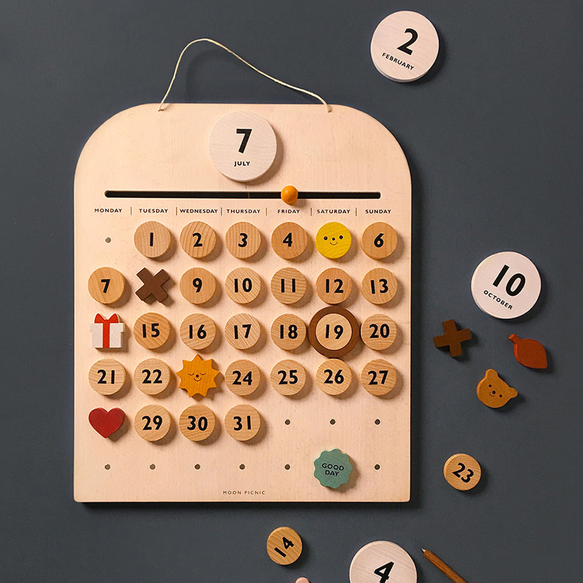 Moon Picnic Wooden calendar – L U D E Moon Picnic Wooden calendar – L U D E