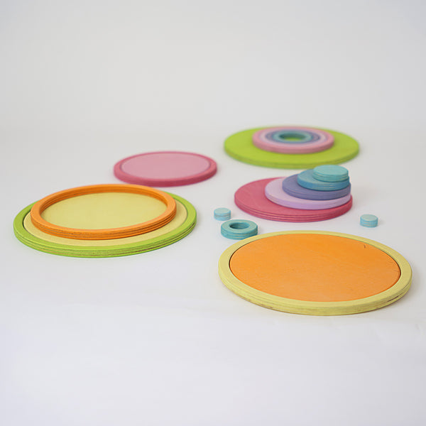 Wooden rings - pastel