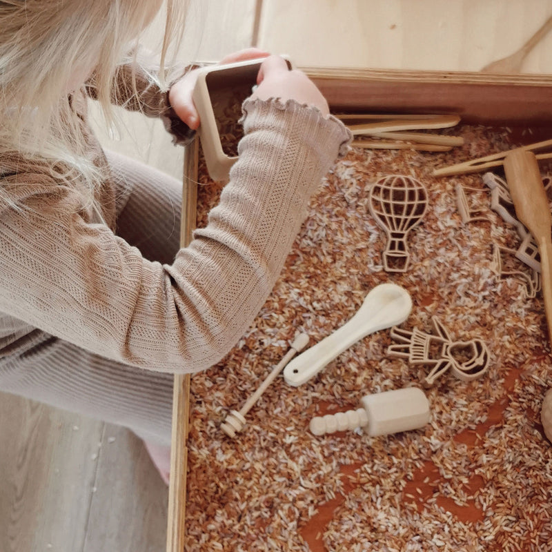 Wooden play tweezers