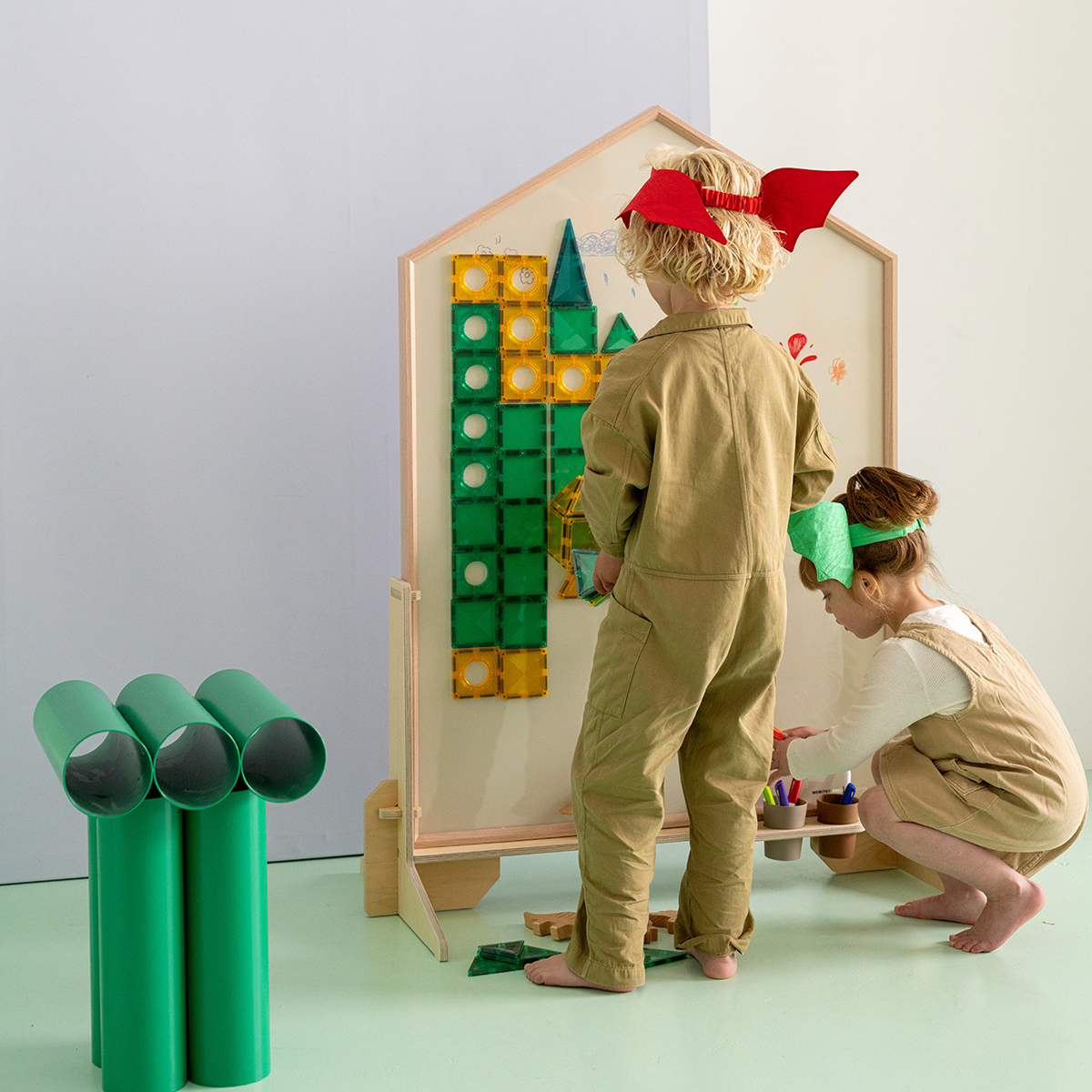 Magneetbord in de vorm van een huis Magneetbord in de vorm van een huis