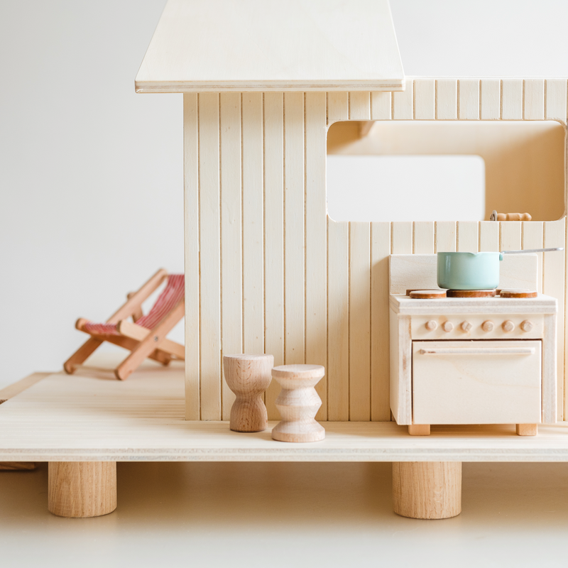 Dollhouse Beach House L U D E