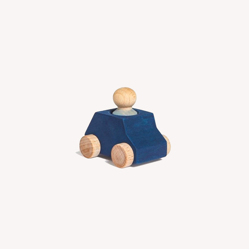 Wooden car with figure - blue