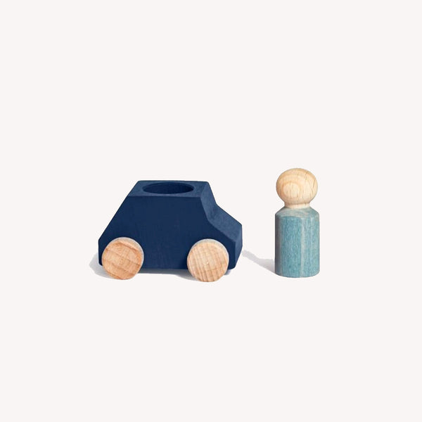 Wooden car with figure - blue