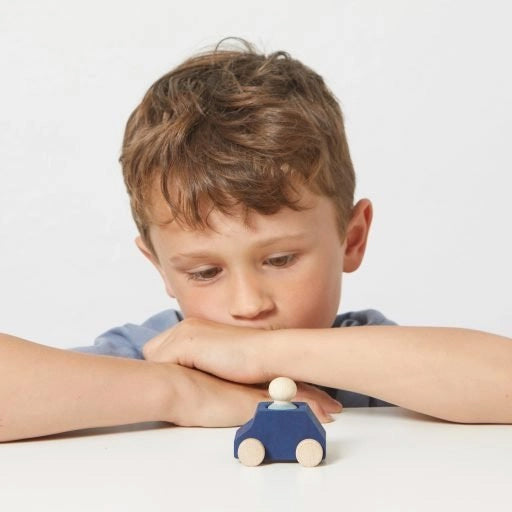 Wooden car with figure - blue