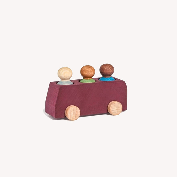 Houten bus met poppetjes - plum