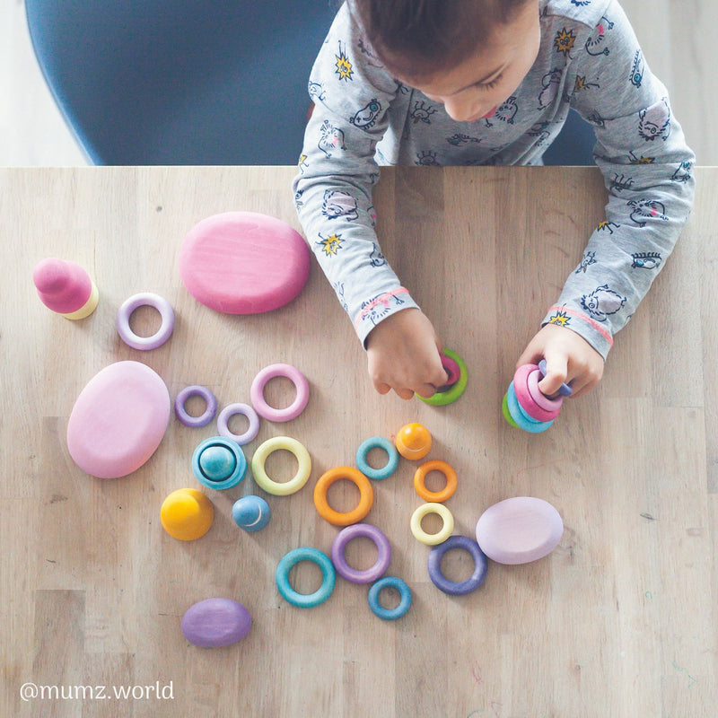 Wooden rings - pastel