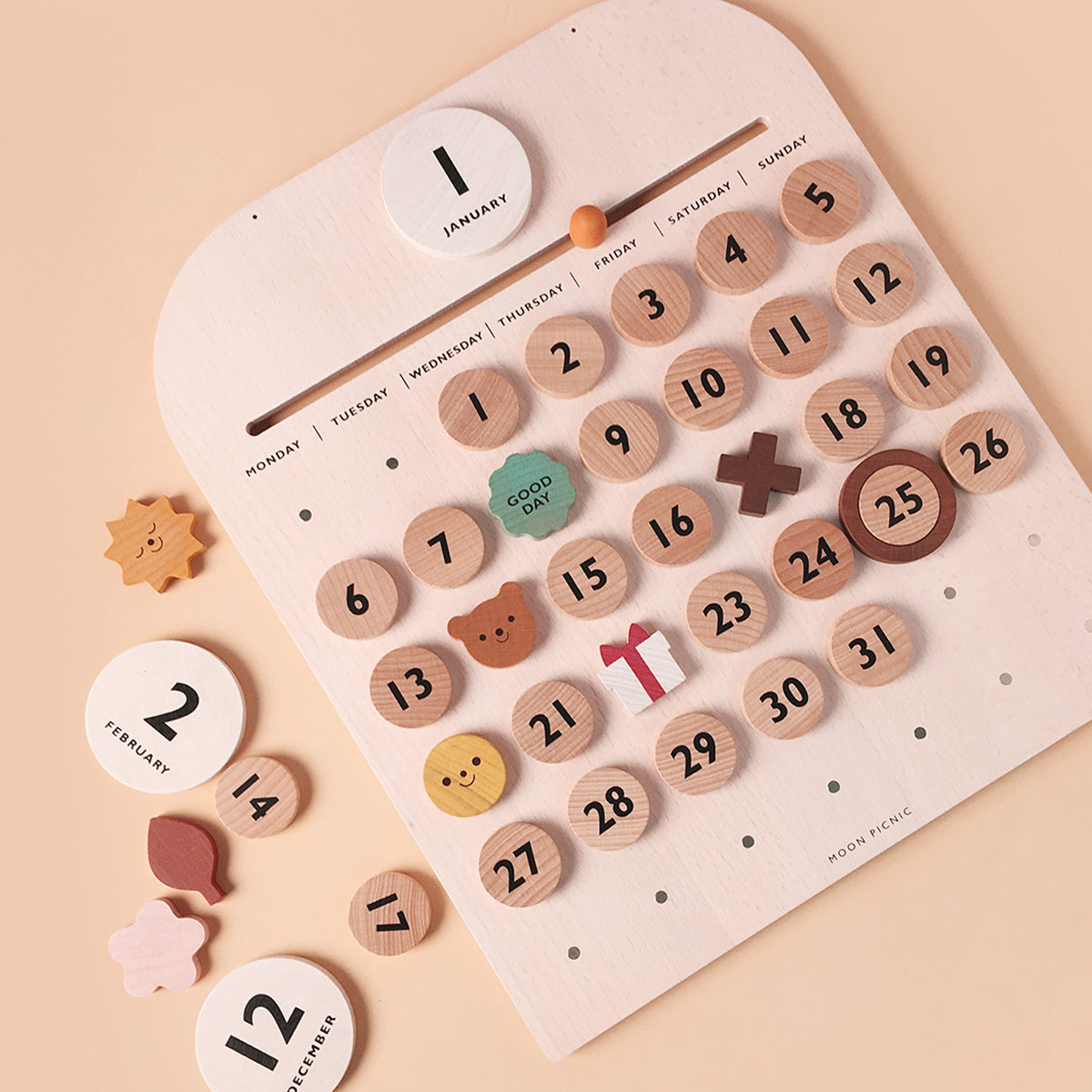 Wooden calendar | L U D E